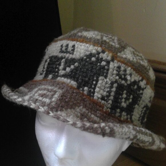 Knitted bucket hat Aztec Bull  brown tan - Picture 1 of 1